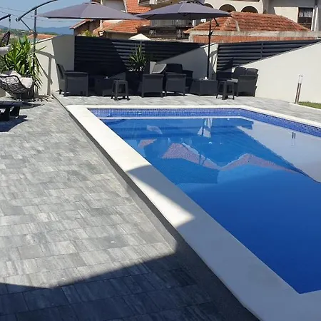 Ronic Apartment *