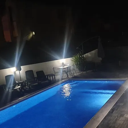 Ronic Apartment